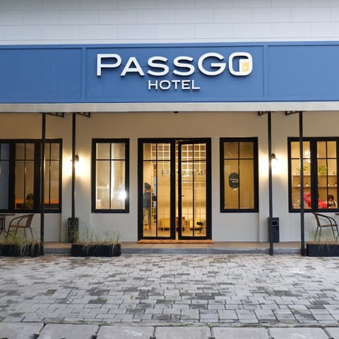 Property building, Facade/entrance