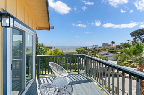 LOVELY Ocean View Beach House 3BR Sleeps 9 House in Sunset Cliffs