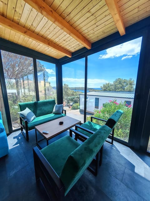 Natural landscape, Balcony/Terrace, Seating area