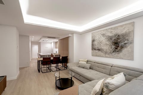 Living room, Seating area, Dining area