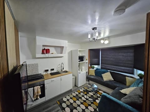 Femros Apartments, 15mins to city center. Apartment in Oldbury