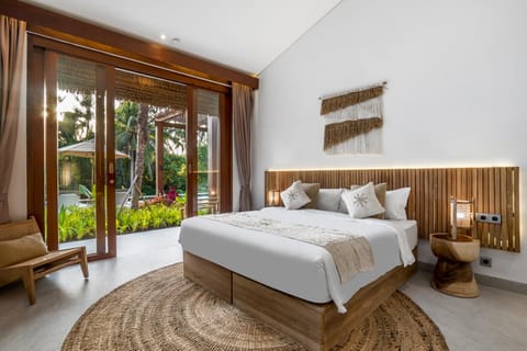 Bed, TV and multimedia, View (from property/room), Bedroom, air conditioner