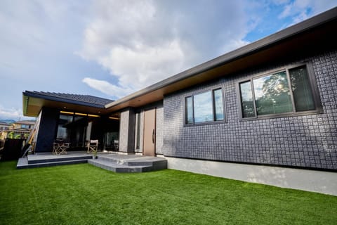 Property building, Day, Garden