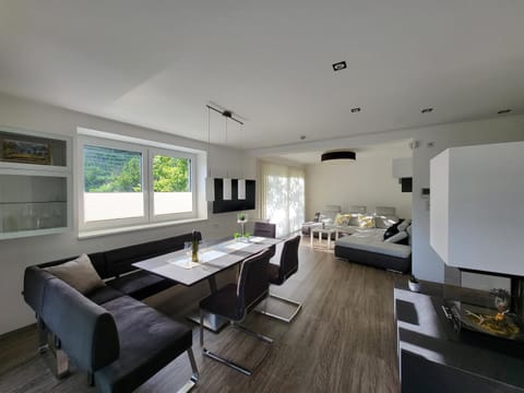 Living room, Seating area, Dining area