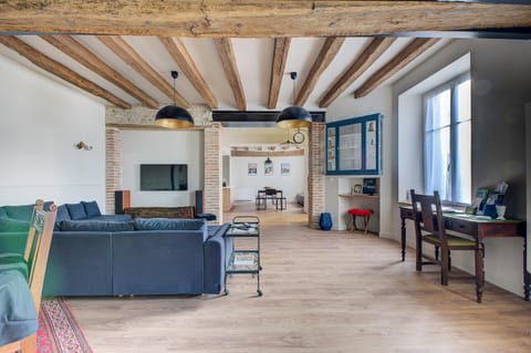 Communal lounge/ TV room