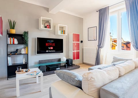 Communal lounge/ TV room, Children play ground, TV and multimedia, View (from property/room), View (from property/room), Evening entertainment, City view, City view, Entertainment, Quiet street view, internet, internet