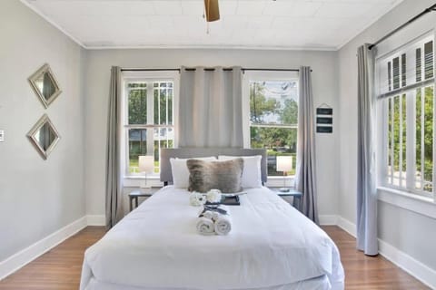 Charming Midtown Apt - Hannon Hideaway Unit C Apartment in Mobile