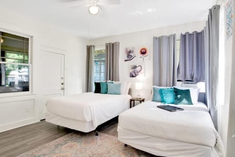 Charming Midtown Apt - Hannon Hideaway Unit A House in Mobile