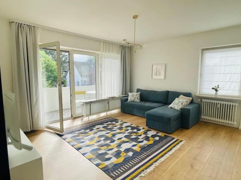 Living room, Seating area, internet