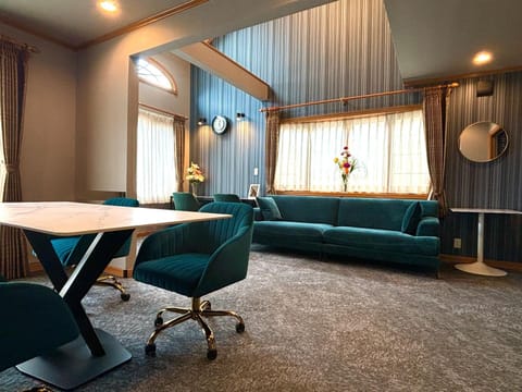 Living room, Diving