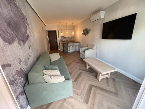 Communal lounge/ TV room, TV and multimedia, air conditioner