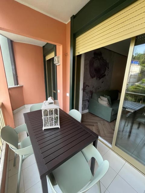 Balcony/Terrace, Dining area