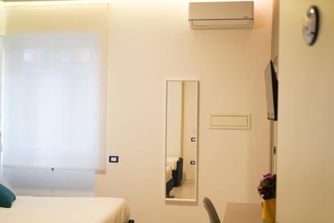 Photo of the whole room, hair dresser