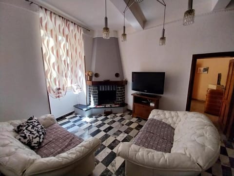 Communal lounge/ TV room, TV and multimedia, Living room, Photo of the whole room, Seating area, Evening entertainment