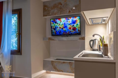 TV and multimedia, Kitchen or kitchenette