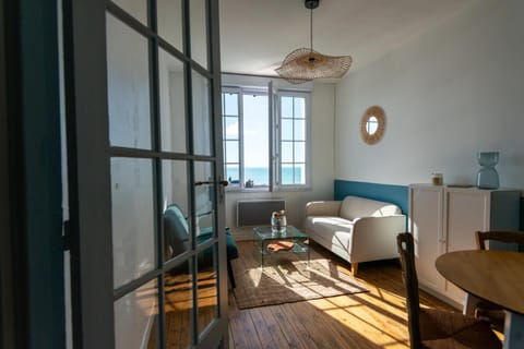 Living room, Sea view