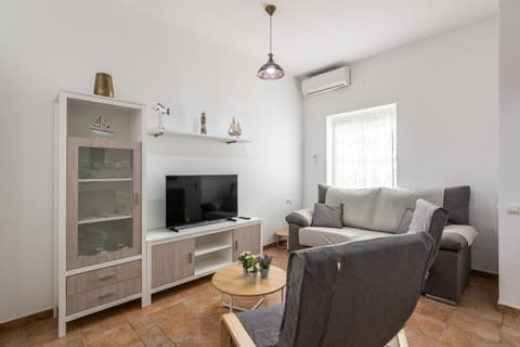 Communal lounge/ TV room, Living room