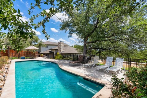 Brand New Lake Travis Estate - Awesome Pool House in Lakeway
