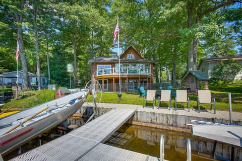 Sauna and Fireplaces! Lakefront Cadillac Retreat House in Michigan