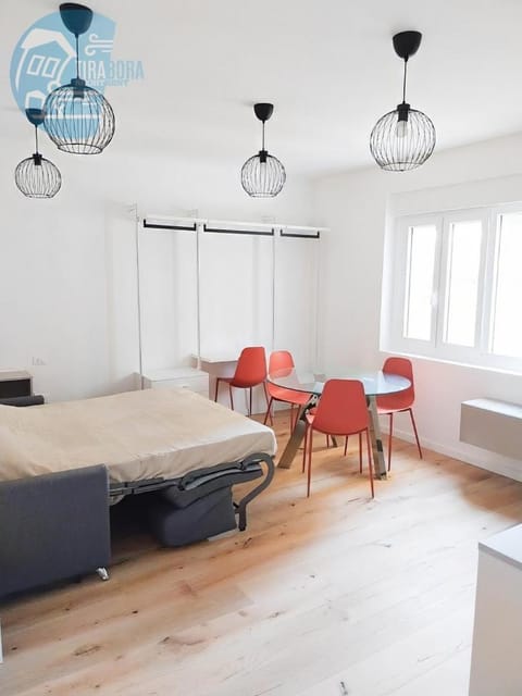 Economo B5 Tirabora Short Rent Apartment in Trieste