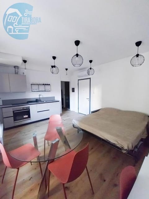 Economo B5 Tirabora Short Rent Apartment in Trieste