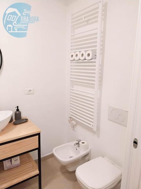 Economo B5 Tirabora Short Rent Apartment in Trieste