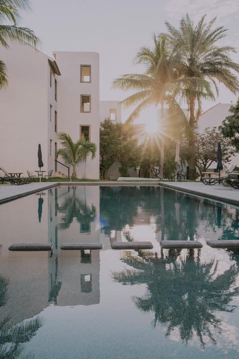 Property building, Swimming pool