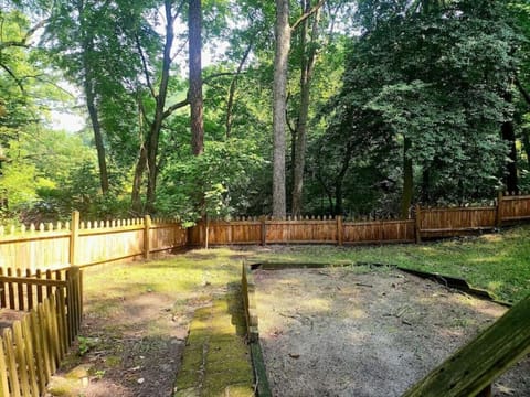 4-Bedroom House Close to Beach House in Salisbury