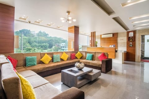 Communal lounge/ TV room, Lobby or reception, Seating area