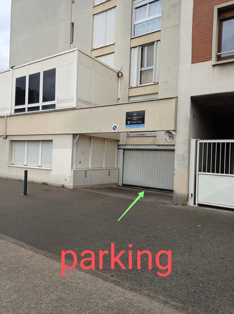 mariana-basel Apartment in Créteil