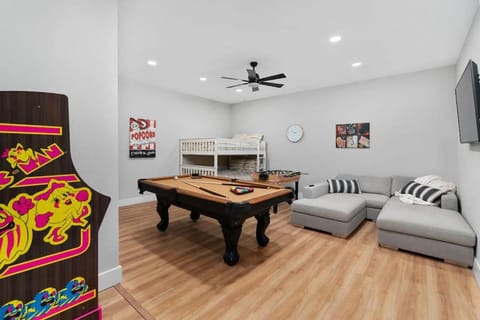 Incredible Heated Pool HotTub Gameroom-Movieroom House in Pflugerville