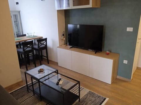 Communal lounge/ TV room, TV and multimedia, Living room