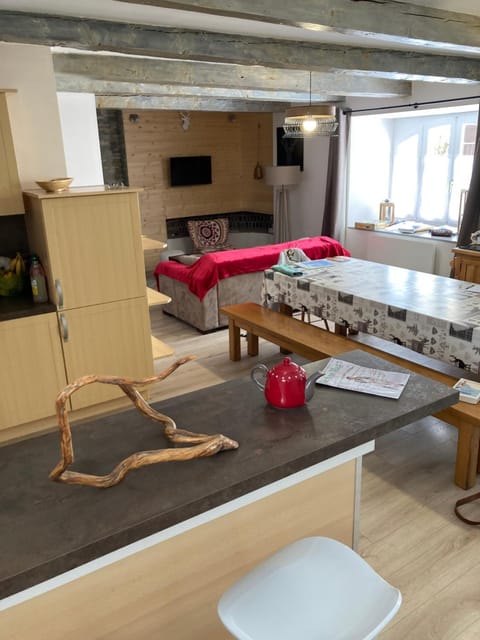 Communal lounge/ TV room, Communal lounge/ TV room, TV and multimedia, Seating area, Dining area