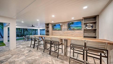 Tropical Oasis - 5290 House in Siesta Beach