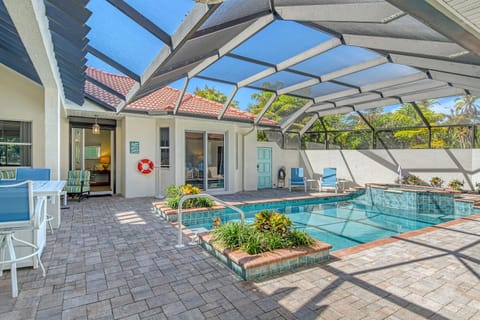 Sunburst Courtyard - 430 House in Siesta Key