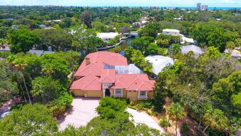 Sunburst Courtyard - 430 House in Siesta Key