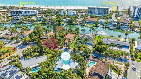 Coconut Cottage - 422 House in Saint Armands Key