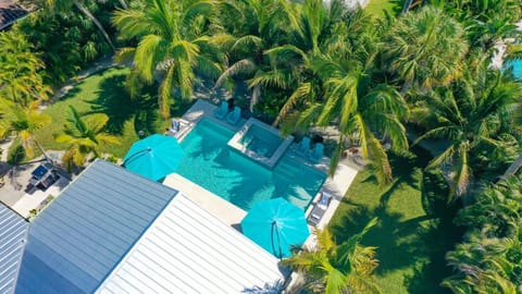 Coconut Cottage - 422 House in Saint Armands Key