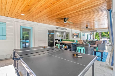 Coconut Cottage - 422 House in Saint Armands Key