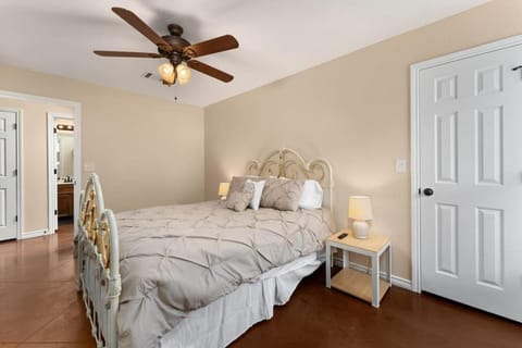 Bright & spacious 3 bedroom home Amazing location House in Temple