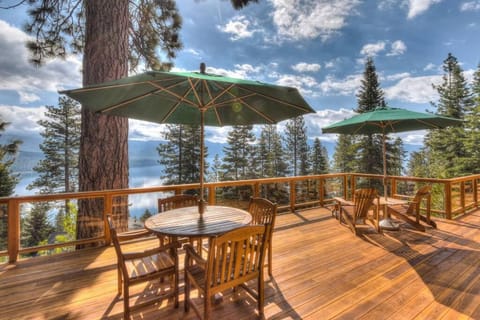 View (from property/room), Balcony/Terrace, Mountain view