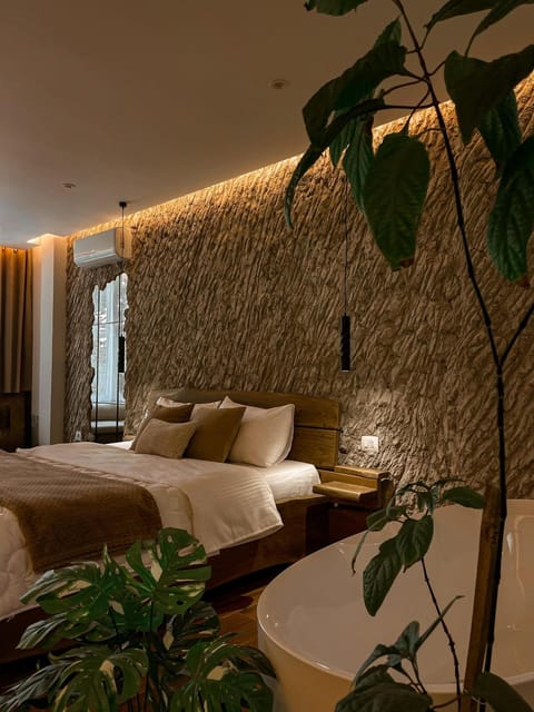 Bed, Living room, Photo of the whole room, Seating area, Bedroom