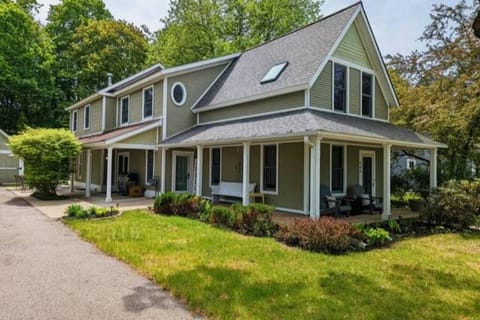 Blissful Boyne City Retreat: Luxurious & Modern! Sleeps 15! House in Boyne City