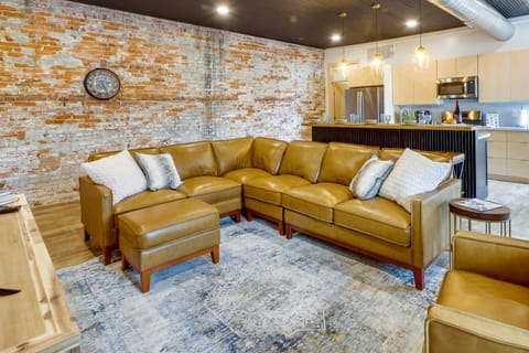 Downtown Millersburg Retreat with Sleek Interior! Apartment in Millersburg