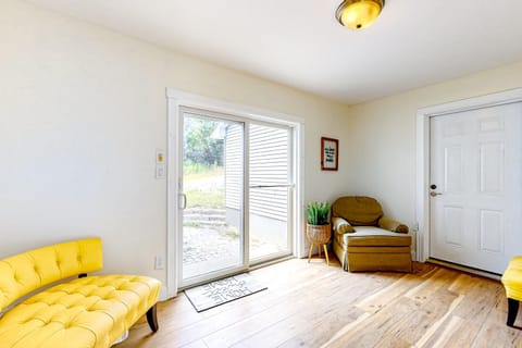 Maine Country Getaway House in Dedham