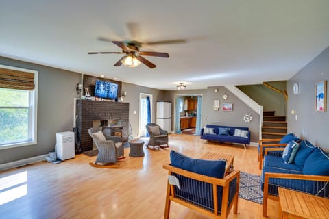 Lakefront West Sand Lake Home with Beach Access! House in Capital District, NY, USA