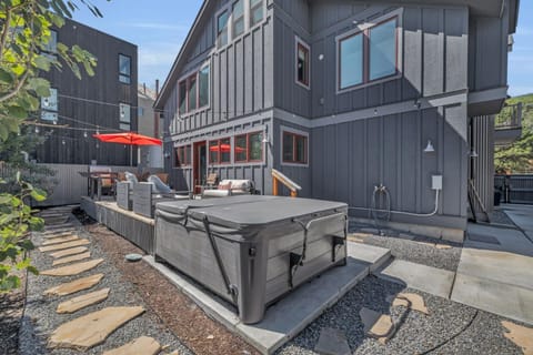 4BDR Downtown Home Walk to Chairlifts House in Park City