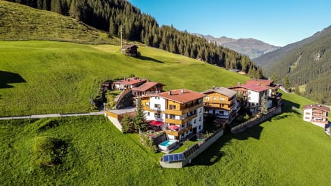 Property building, Neighbourhood, Summer, Mountain view