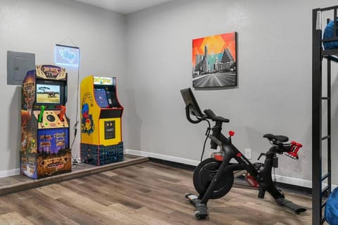 Sun Filled Home W Gorgeous Pool HotTub Gameroom House in Round Rock