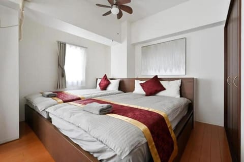 Bed, Living room, Bedroom